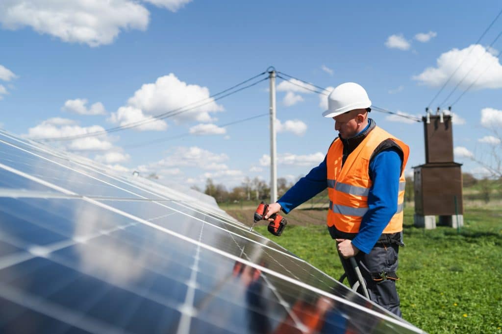Efficient solar battery installation in the UK