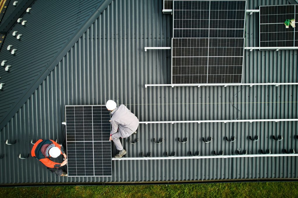 Solar panel installation savings and ROI
