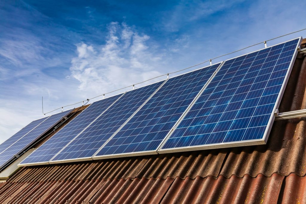 Experienced solar panel installation team