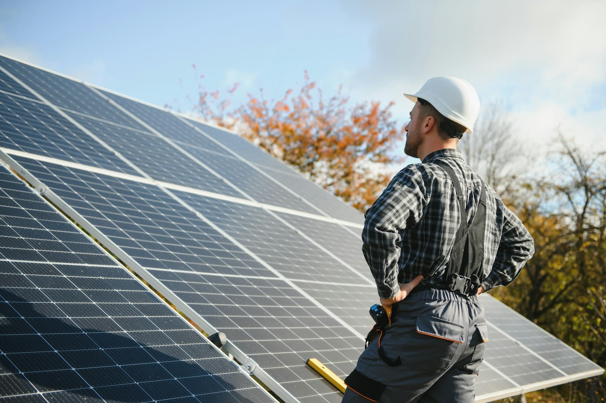 how much do solar panels save