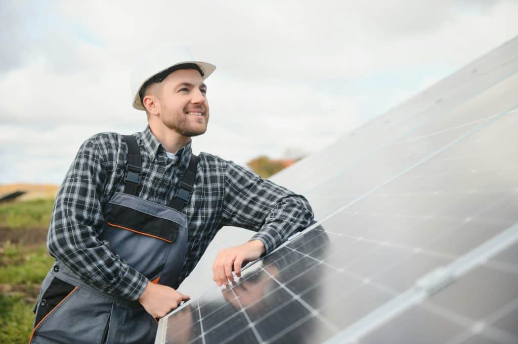 Cost of solar panel repair in the UK